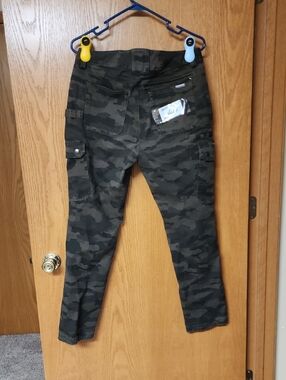 Duluth camouflage cargo jeans womens 10x31 number 4020